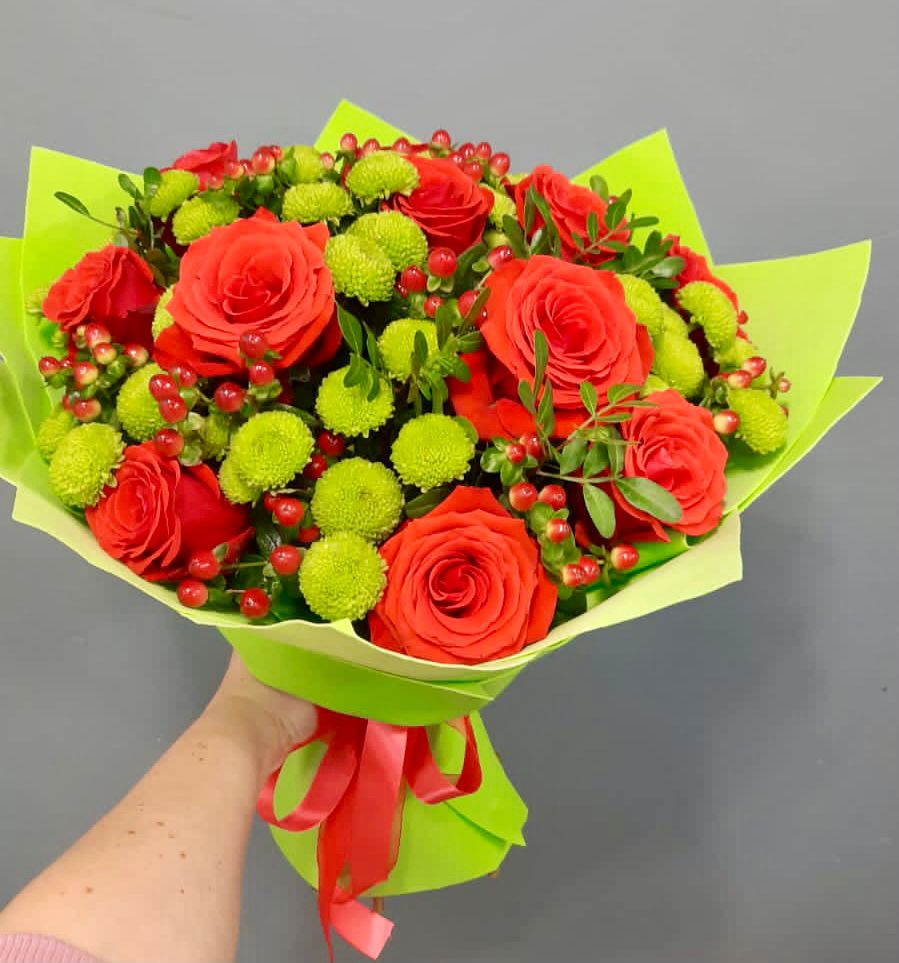 Букет цветов из: Хризантемы и Розы в Рыбаки