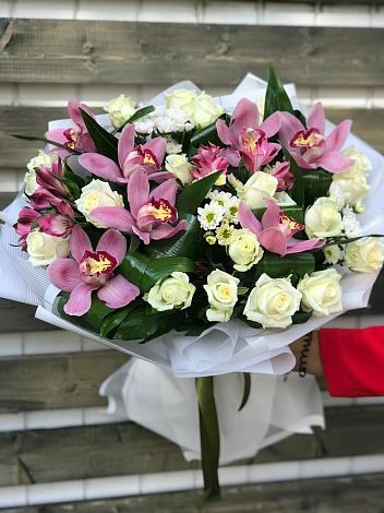 Букет цветов из: Розы и Хризантемы в Рыбаки