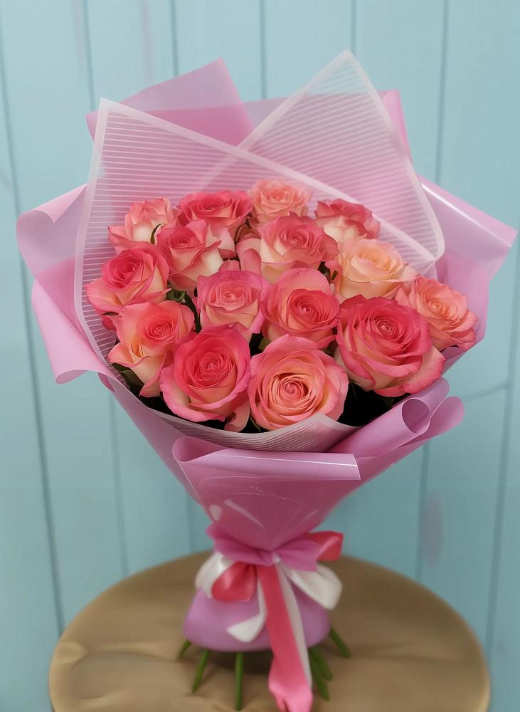 Букет 15 Розовых роз Равель в Рыбаки