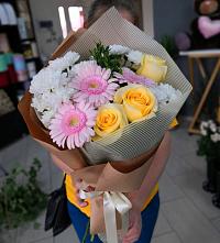 Букет цветов из:  Герберы, Розы и Хризантемы в Рыбаки