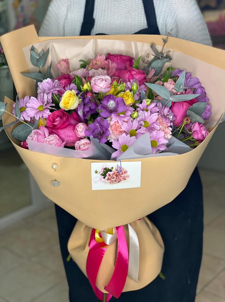 Букет цветов из: Хризантемы, Гвоздики и Альстромерии в Рыбаки