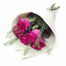 Букет цветов из:  Розы в Рыбаки