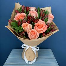 Букет цветов из:  Розы и Альстромерии в Рыбаки