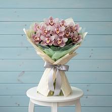 Букет цветов из:  Орхидеи и Розы в Рыбаки