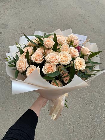 Букет Кремовые розы Латте в Рыбаки