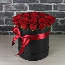 Цветочная композиция из Розы в шляпной коробке в Рыбаки