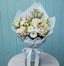 Букет цветов из:  Розы и Лизиантусы #REPLACE_PRED# Рыбаки