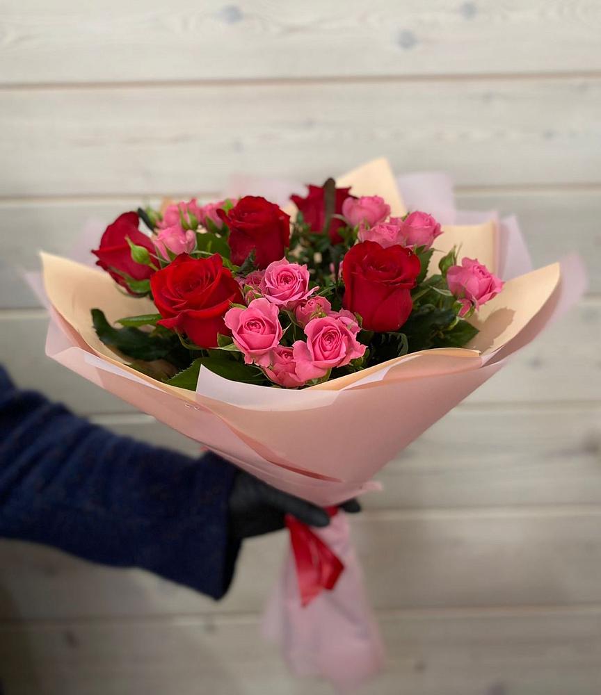 Букет цветов из: Розы в Рыбаки