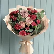 Букет цветов из:  Гвоздики и Розы в Рыбаки