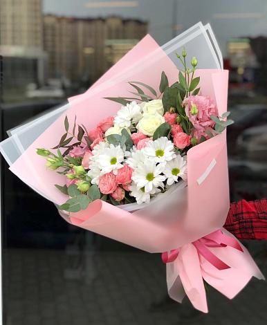 Букет цветов из: Розы, Лизиантусы и Хризантемы в Рыбаки