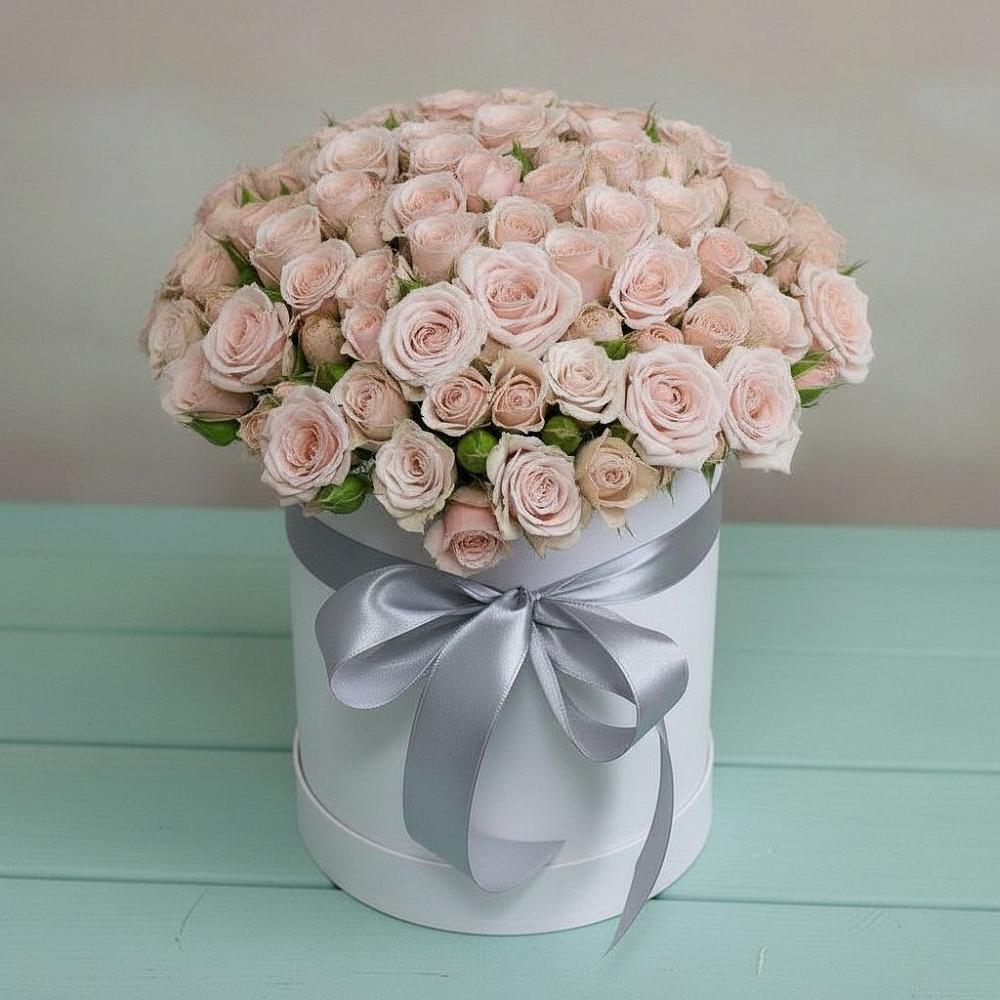 Цветочная композиция из Розы в шляпной коробке в Рыбаки