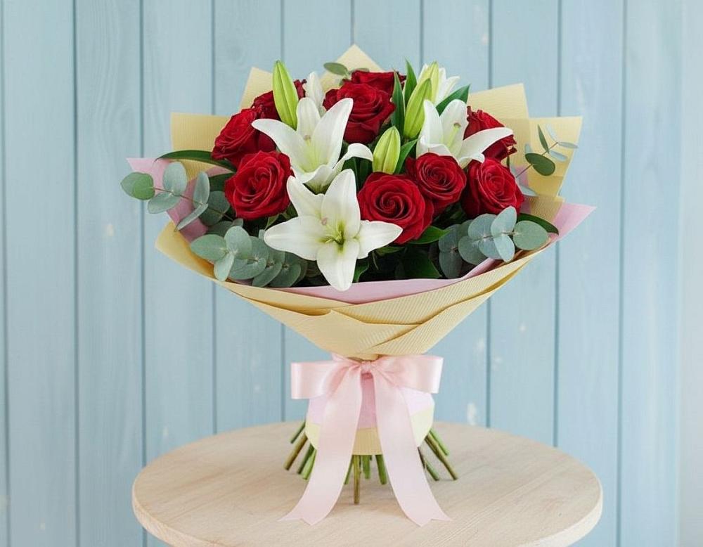 Букет цветов из: Лилии и Розы в Рыбаки